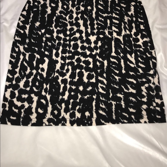 Form fitting Dress - Picture 2 of 2