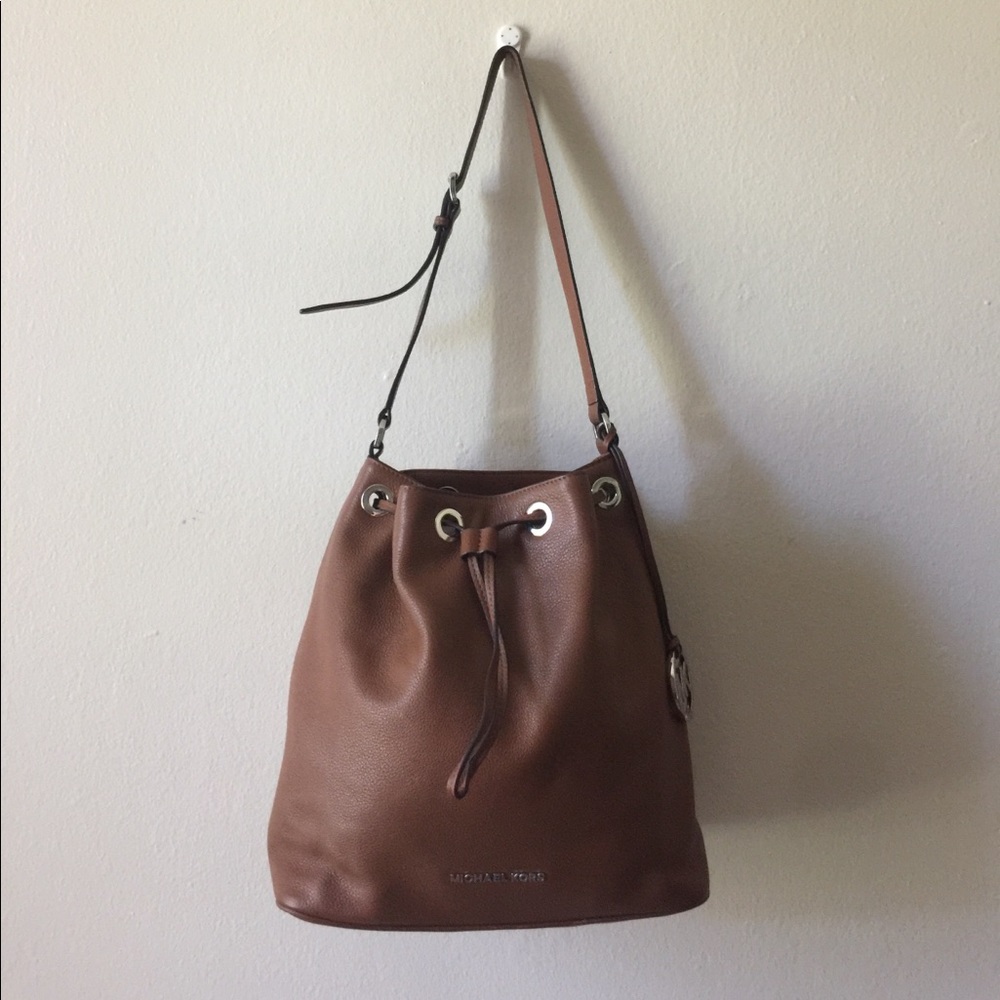 Michael Kors Jules Leather Bucket Handbag
