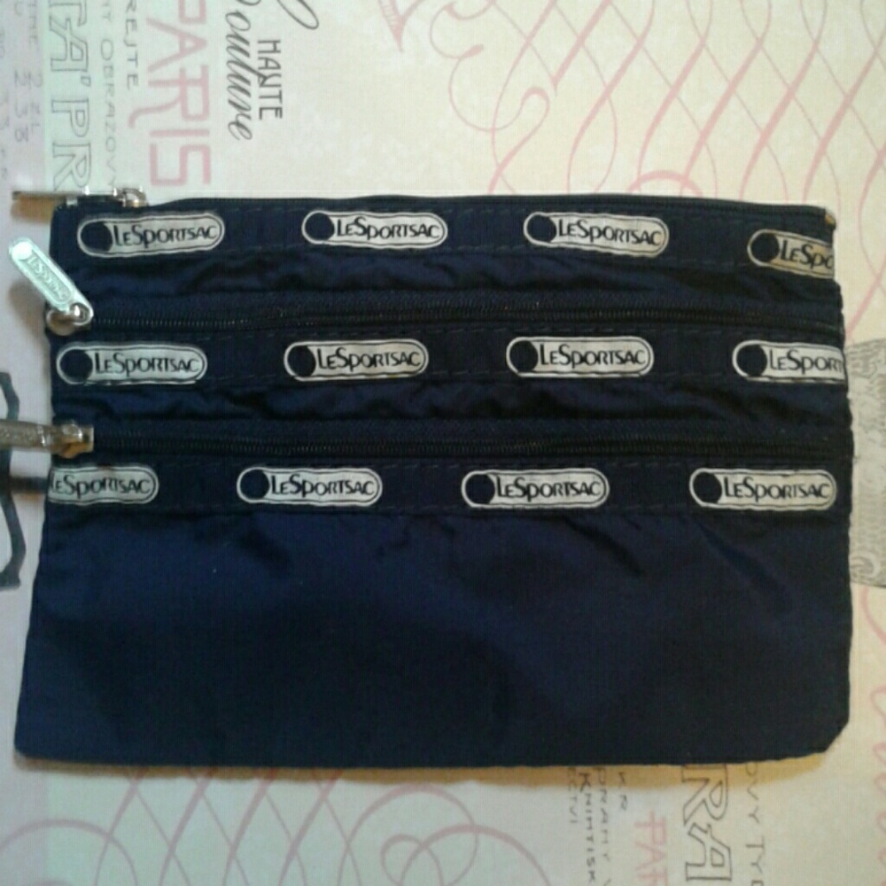 LeSportsac