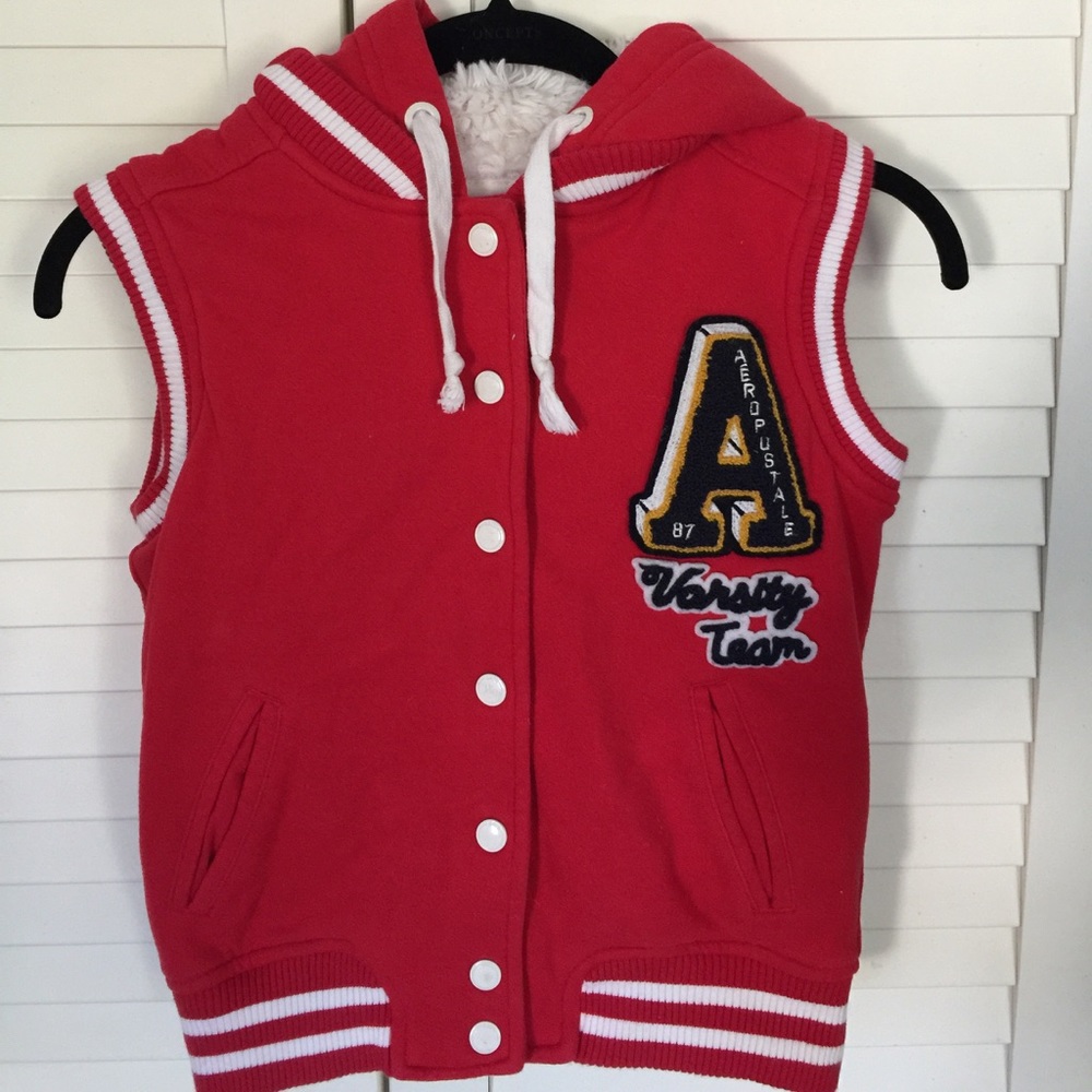 Red vest hoodie sleeveless
