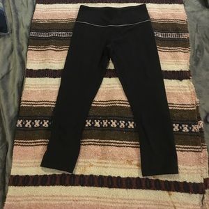 **As-Is** Black 3/4 Length Wunder Under