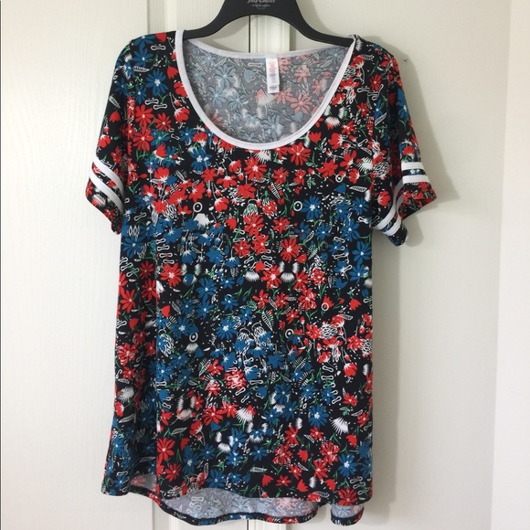 LuLaRoe Tops - LuLaRoe Classic Tee