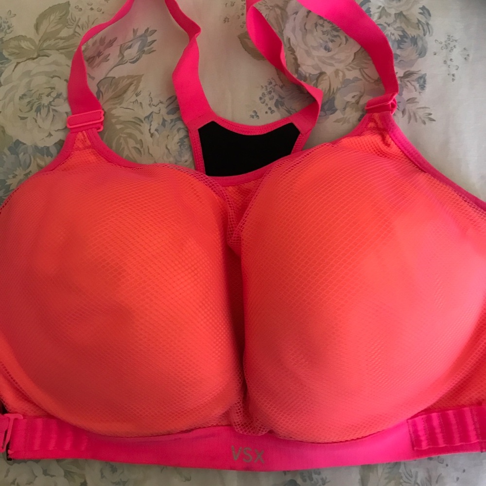 Sports bra