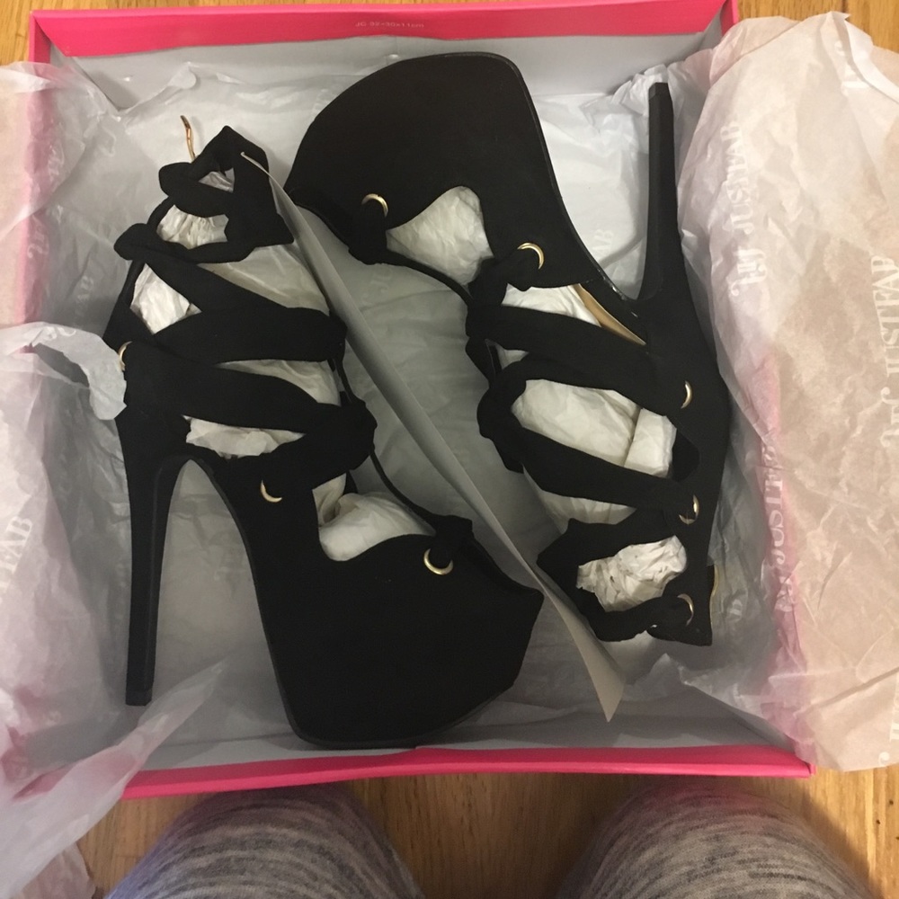 New! Black Platform open toe heels