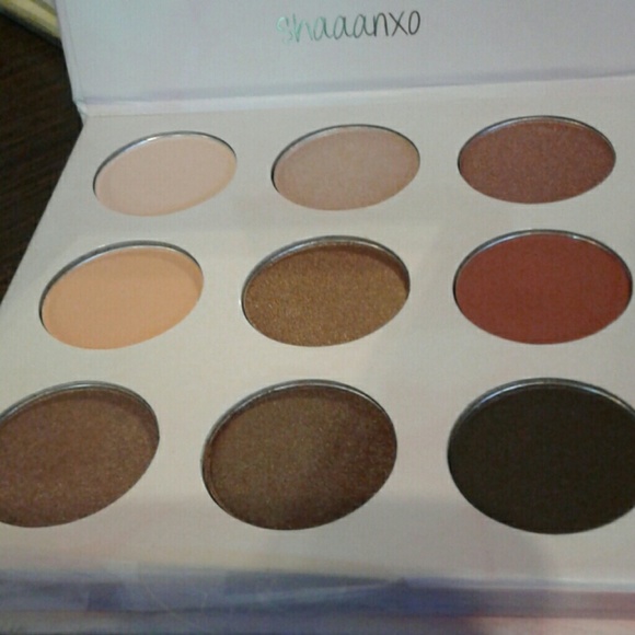 Shaaanxo 18 Color Eyeshadow & Lipstick Palette - Picture 5 of 5