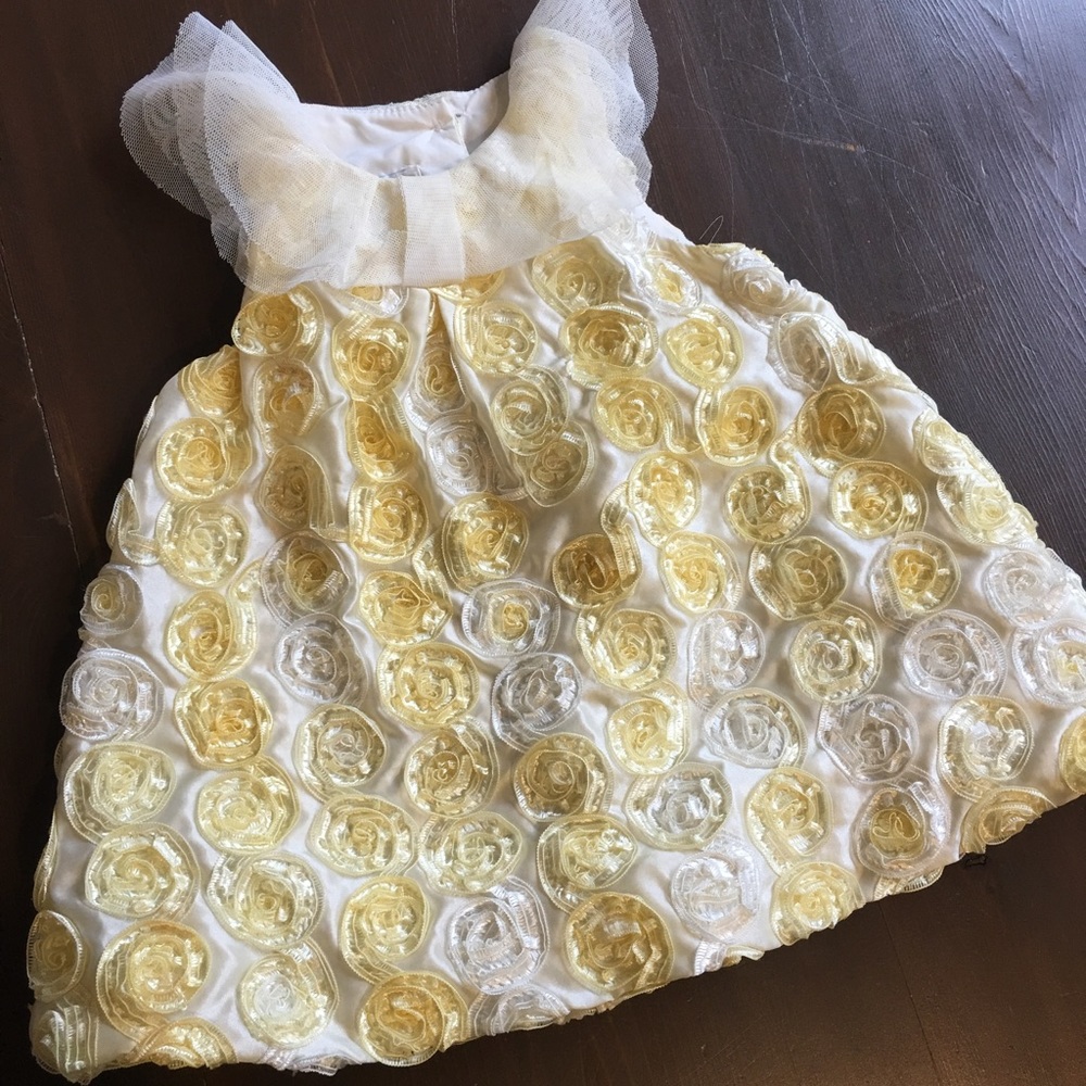 Yellow Rosette detailed dress! Like new!