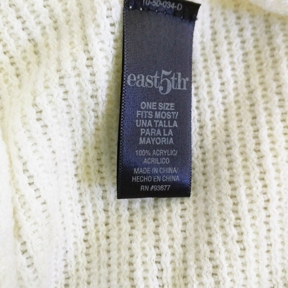 NWOT Lovely Soft Wrap - Picture 3 of 4