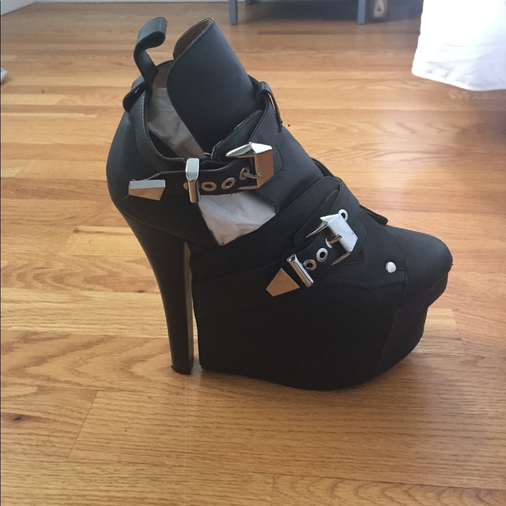 Black shoes