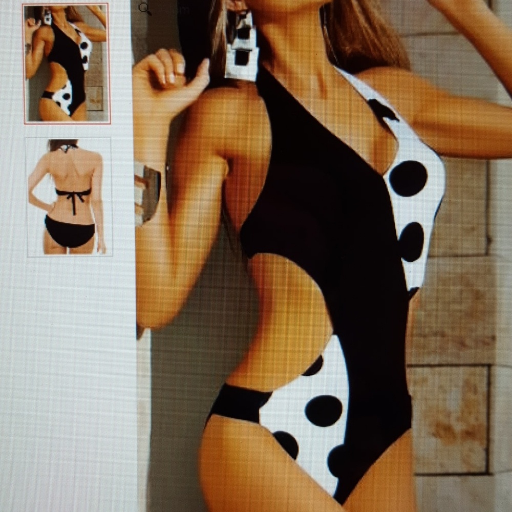 BLACK AND WHITE SWIMSUIT
