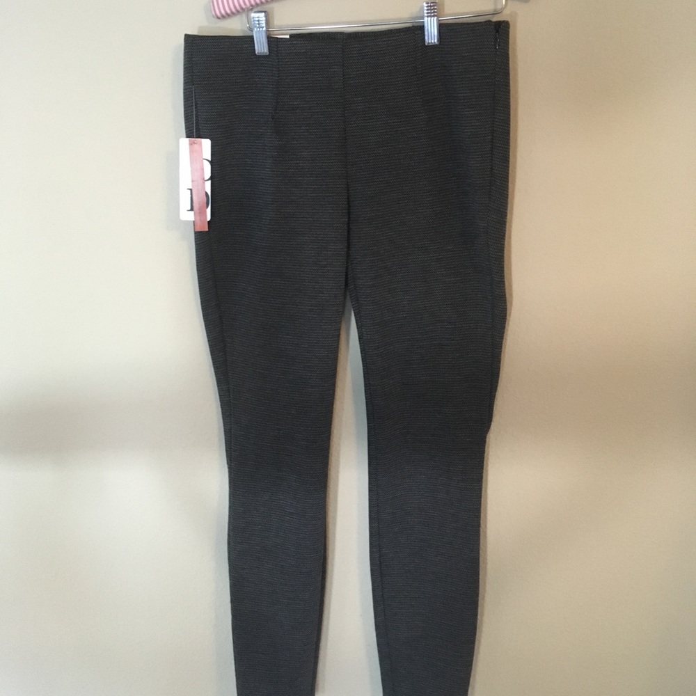 Dalia City Fit Leggings. NWT