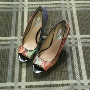 9&CO show stopper heels 6M ****HOT****
