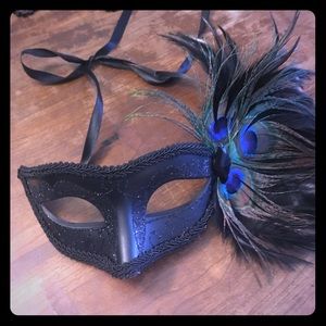 Beautiful peacock masquerade mask - 👌🏾 for 🎃