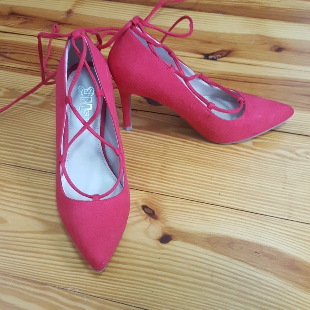 Red heels tie up the leg size 6 nwt