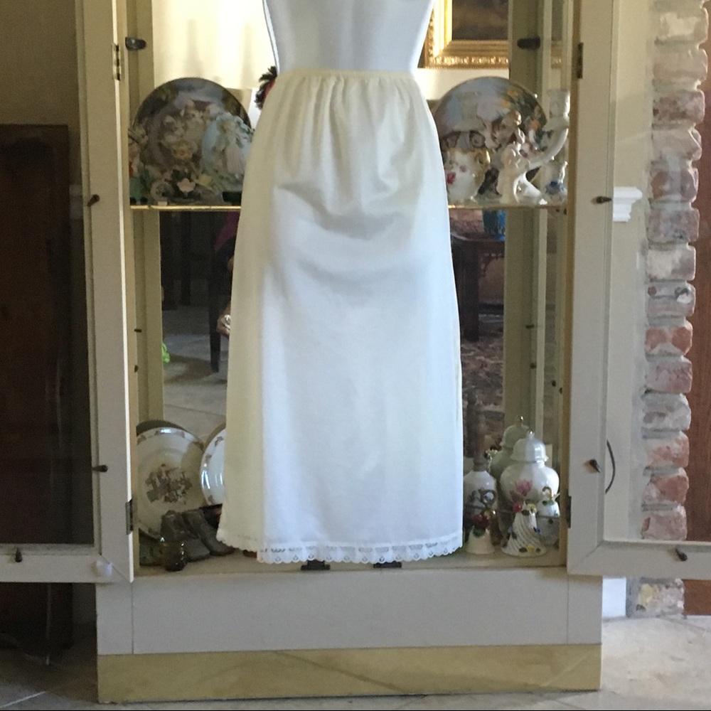 VINTAGE FORTUNE CREAM LACE LONG SLIP