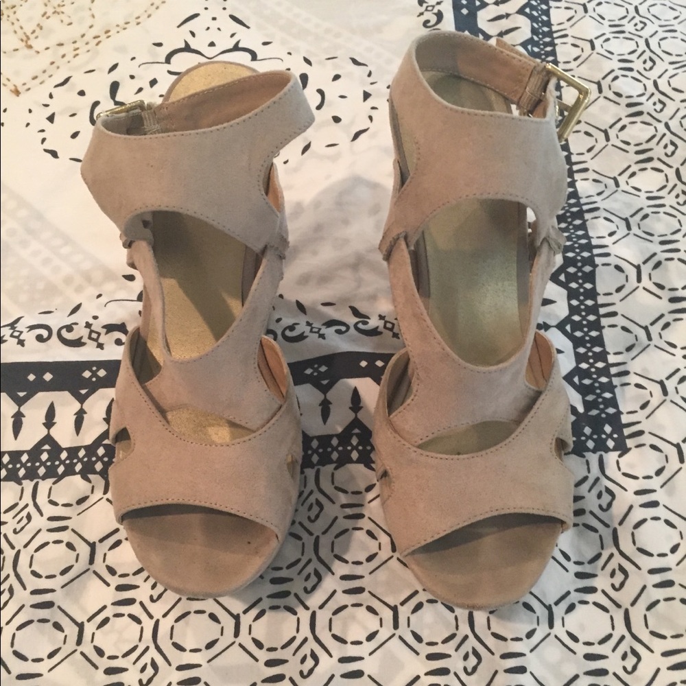 GUESS wedges
