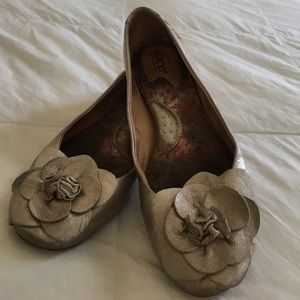 Born ballet flats