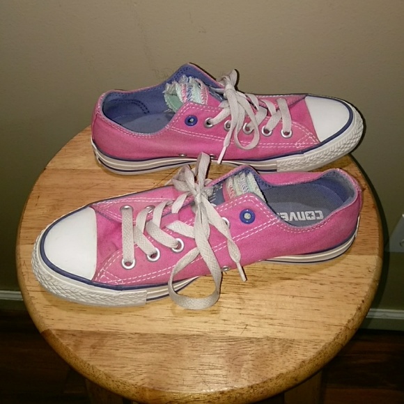 EUC Women's Converse Sneakers ❌FINAL 💲DROP❌ - Picture 2 of 6
