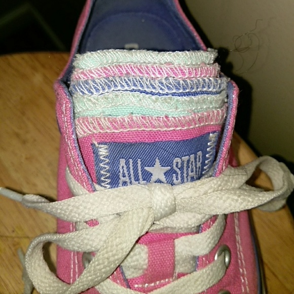 EUC Women's Converse Sneakers ❌FINAL 💲DROP❌ - Picture 3 of 6