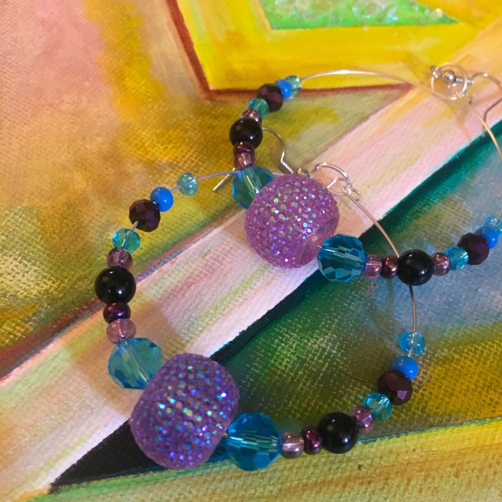 Beautiful hoop earrings!✨