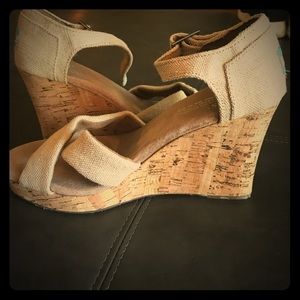 Toms wedges