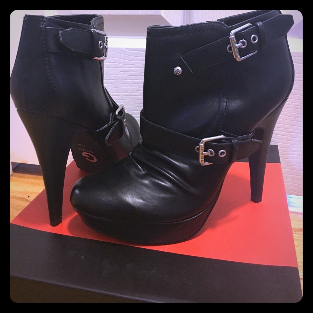 NEW! Guess Booties with heel