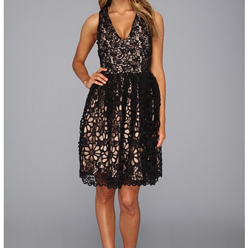 Black and Nude Lace Flower Sleeveless Knee Dress