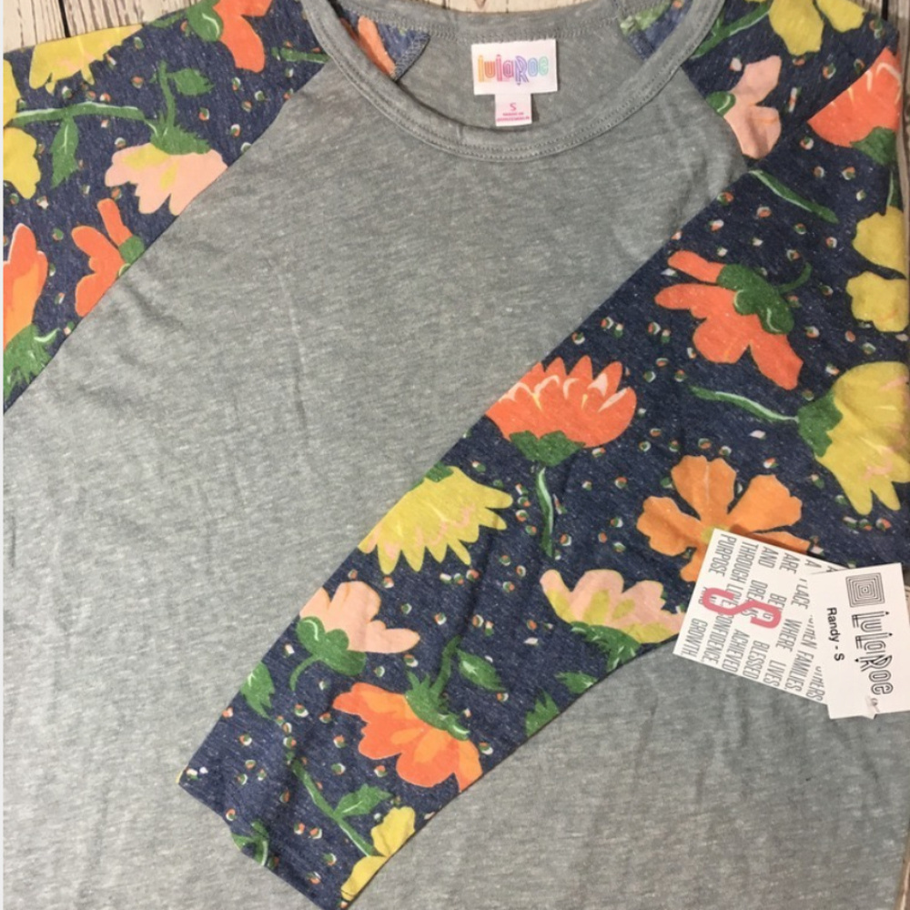 Small LuLaRoe Randy Patterned Sleeve