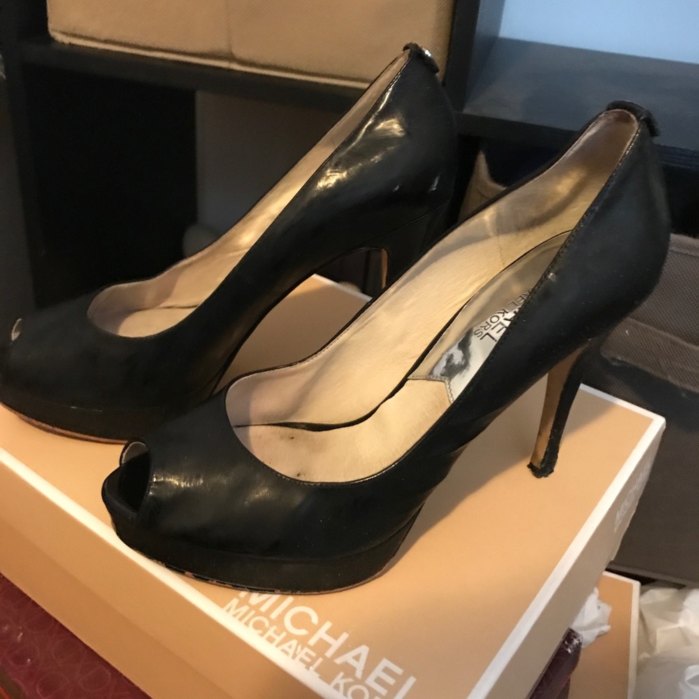 Michael Kors used Peep Toe black stiletto