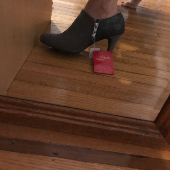 Brand New! Grey and black two toned heel booties - Picture 2 of 4