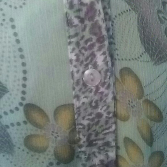 Blouse - Picture 2 of 3