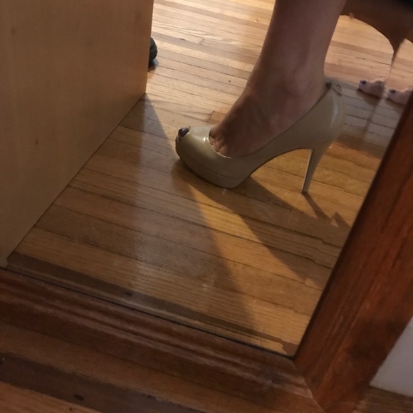 Brand New Michael Kors Peep Toe platforms - Picture 2 of 7