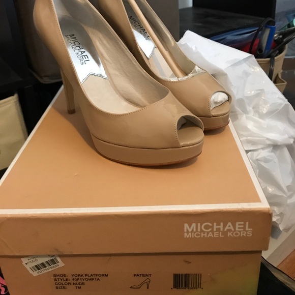 Brand New Michael Kors Peep Toe platforms - Picture 7 of 7
