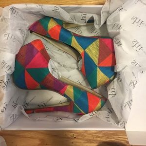 Platform color heels! 👠