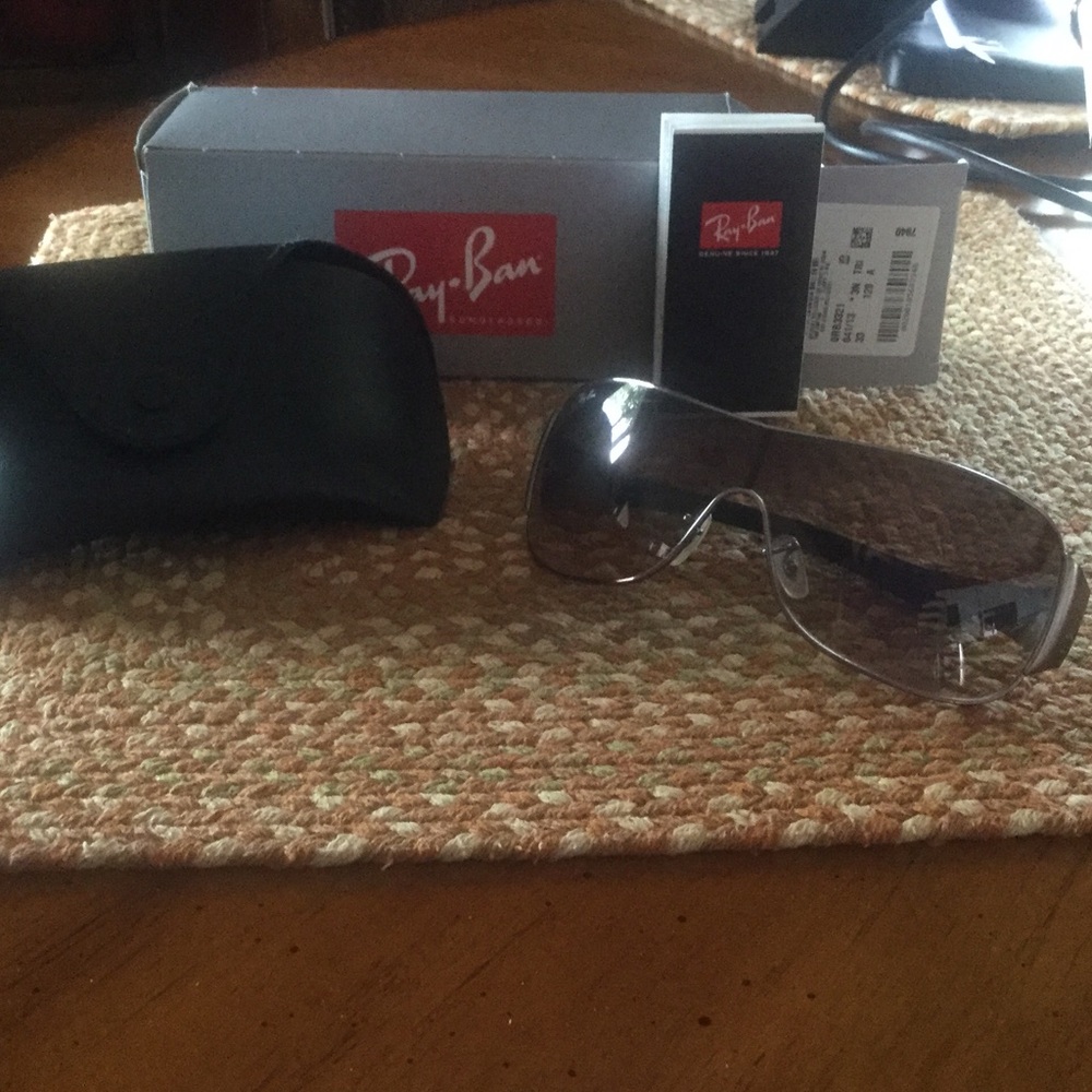 Ray ban sunglasses, great condition