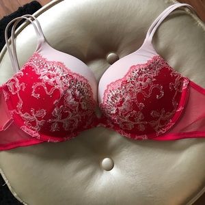 Victoria’s secret bra
