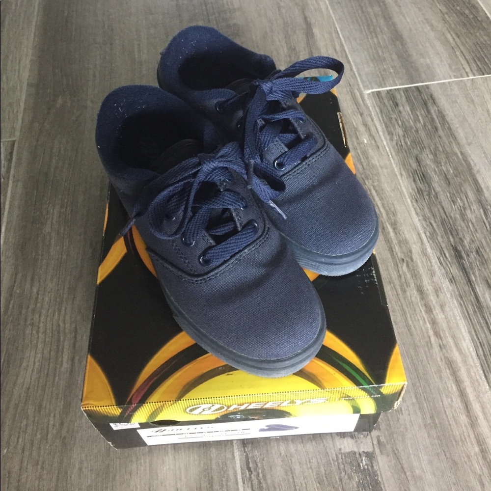 Youth size 13 Heelys