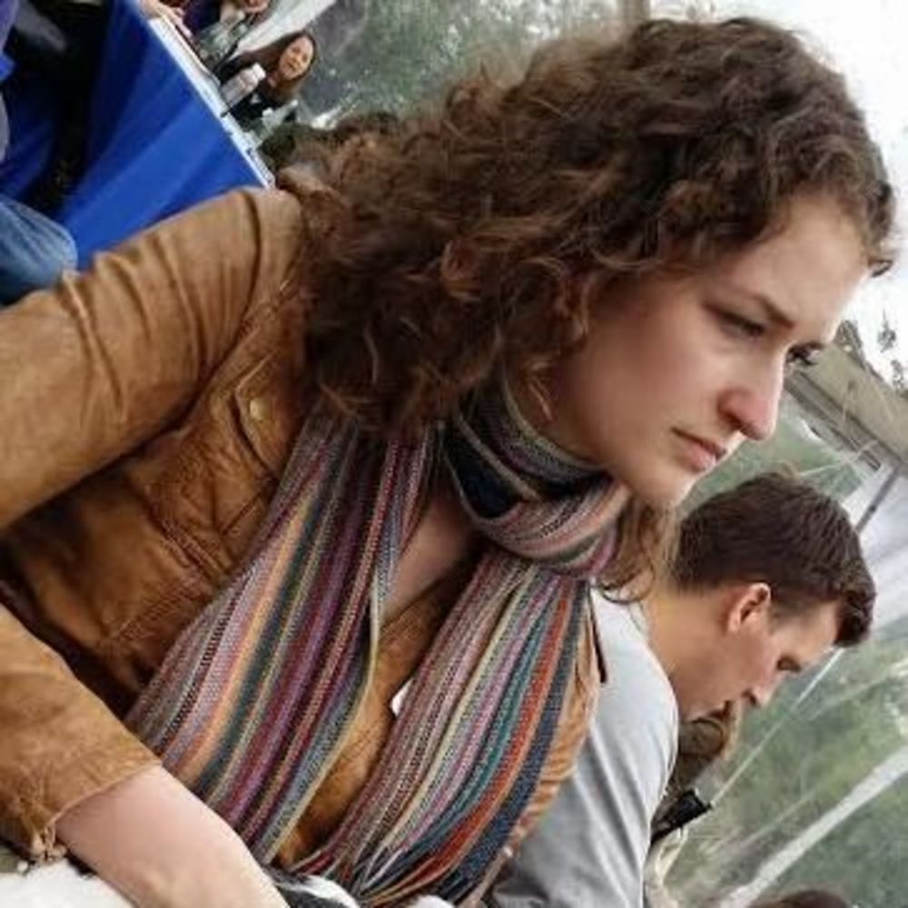 Meet your Posher, Leora