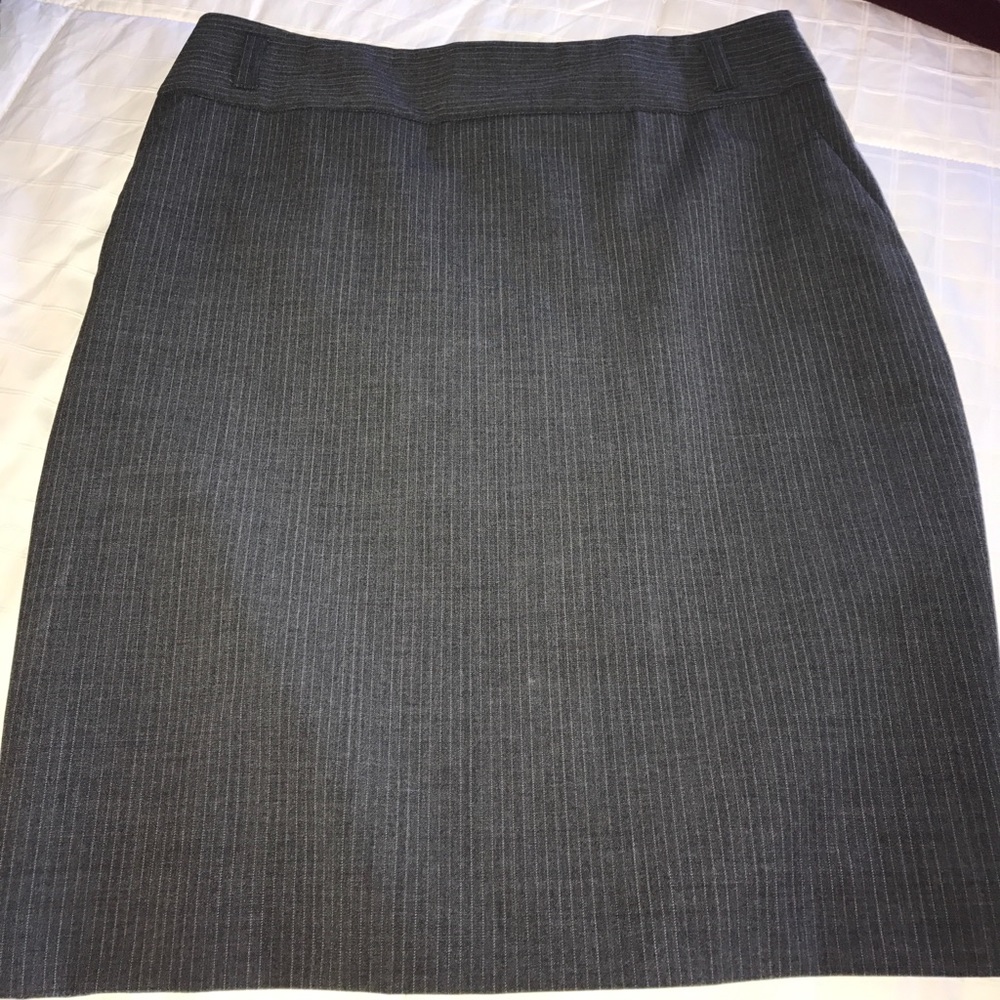 Banana Republic gray wool pencil skirt size 4
