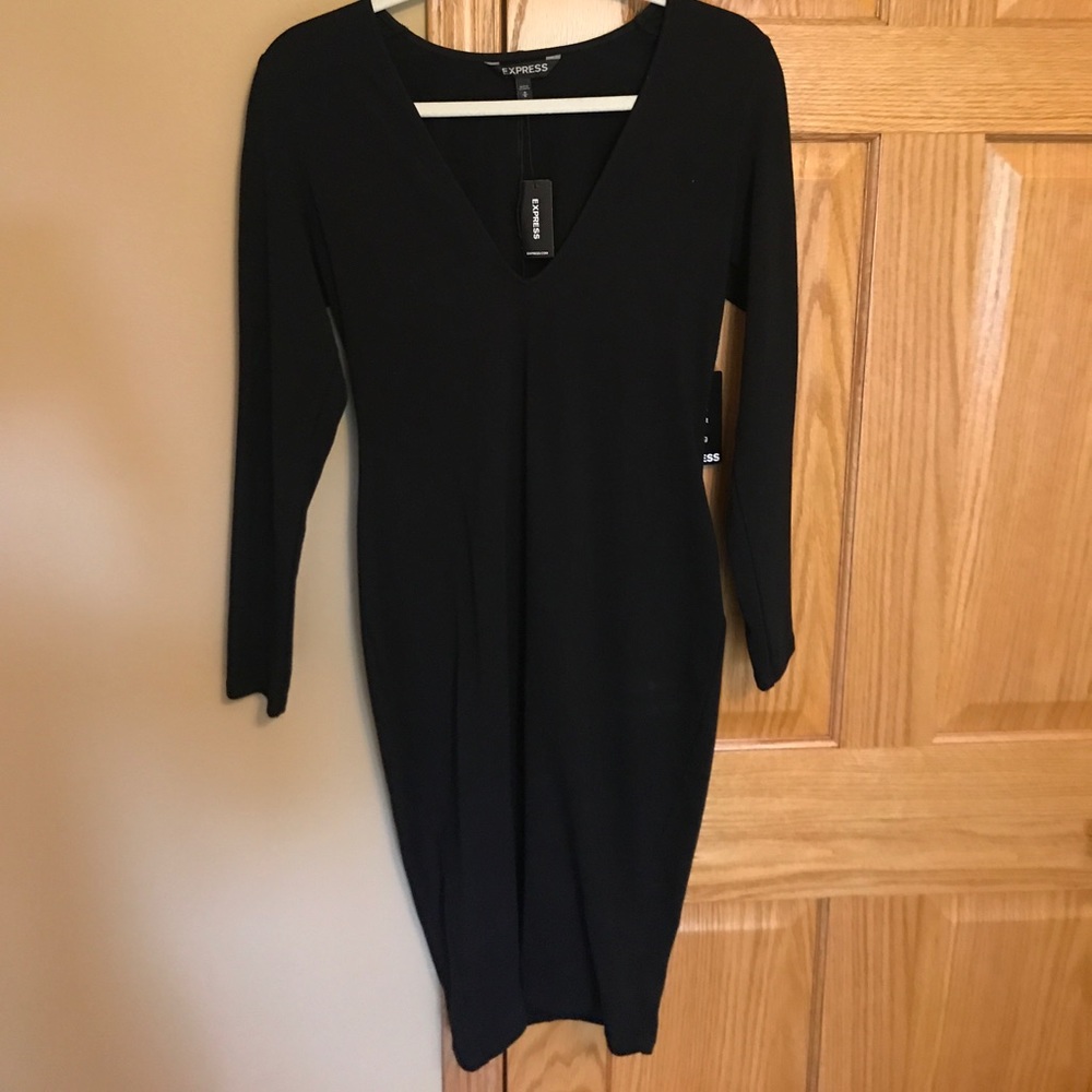 Deep V-neck slimming midi dress