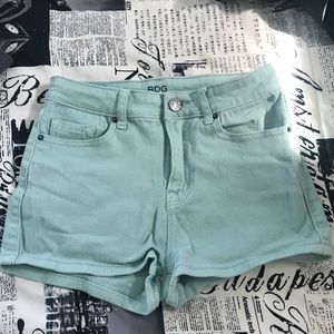 URBAN OUTFITTERS SHORTS size 26, mint