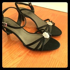 Black diamond rose heels ! 💎