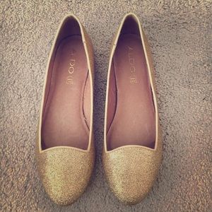Aldo sparkly gold flats size 8.5. Worn once Aldo sparkly gold flats size 8.5. Worn once
