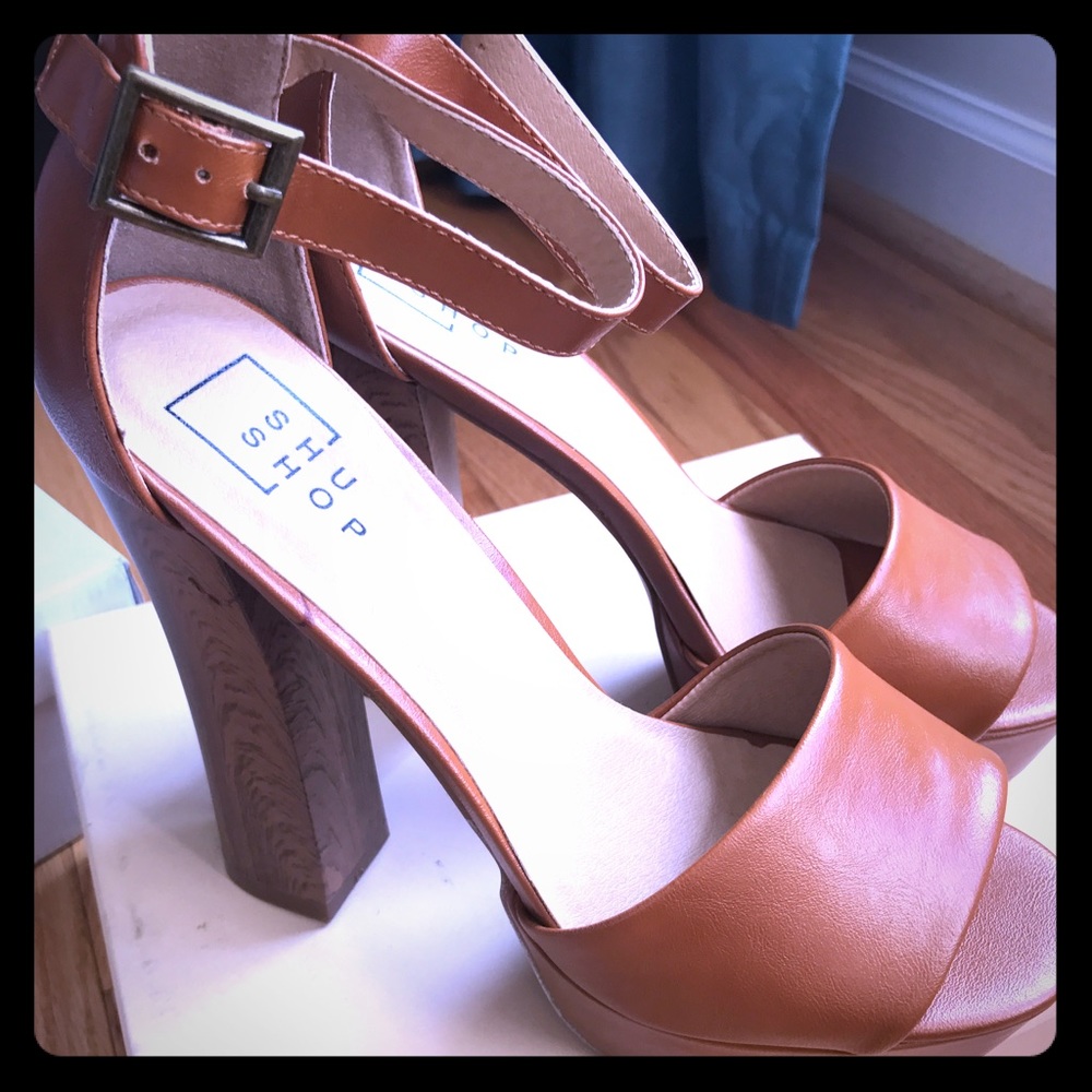 Platform sandals
