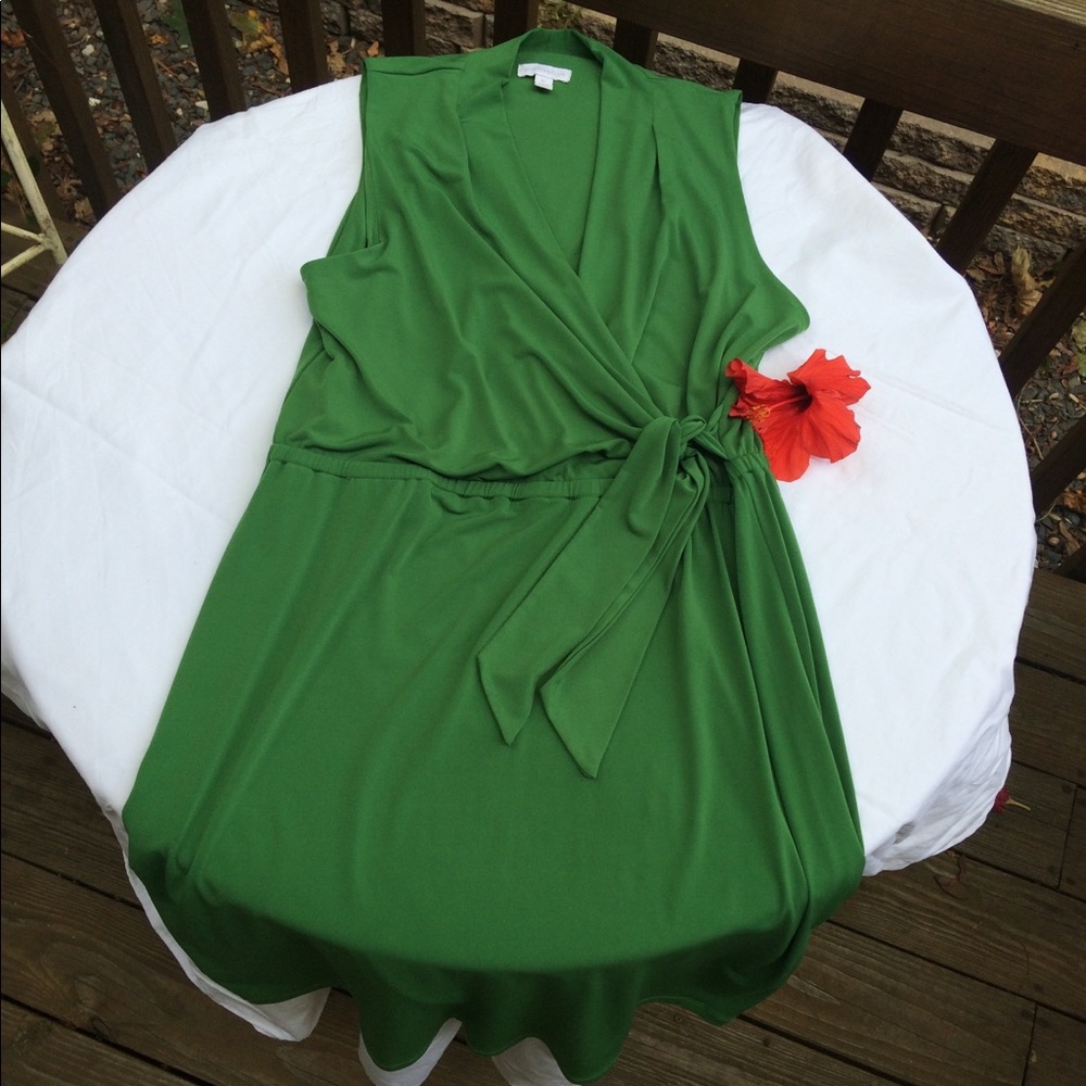 Pretty green day or evening wrap dress.
