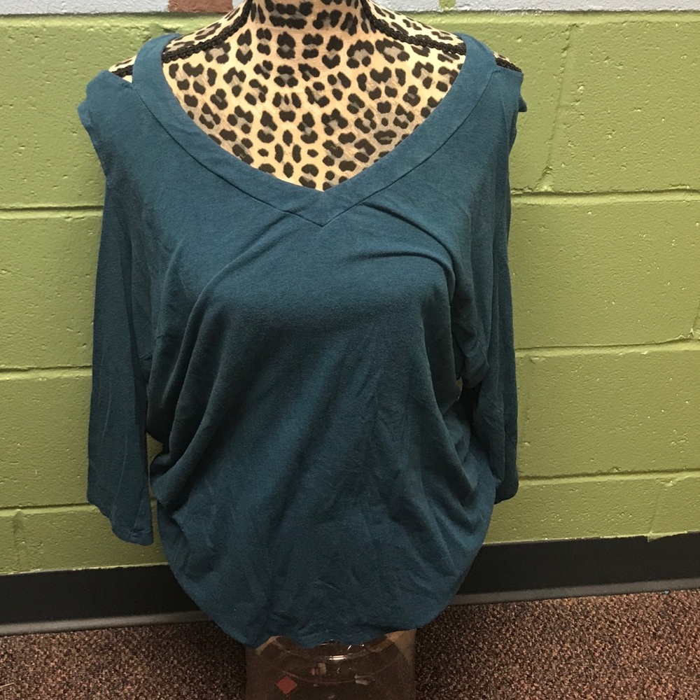 ❤️Cold shoulder blue top by denim 24/7