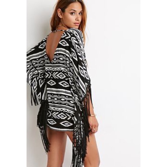 Forever 21 Tops - 🔥ANY OFFER ACCEPTED🔥 B&W Tribal Print Coverup
