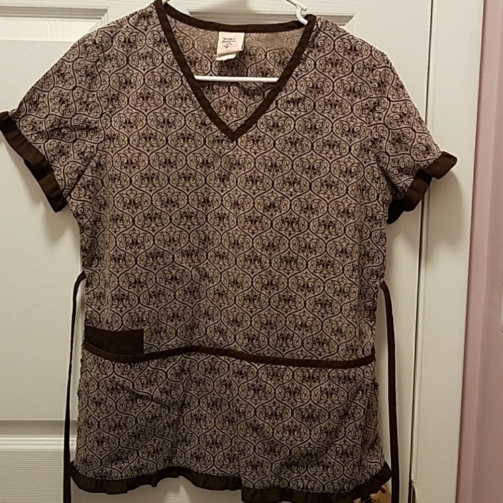 Scrub shirt