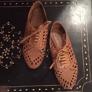 Used- Tory Burch woven leather laced shoes- size 7