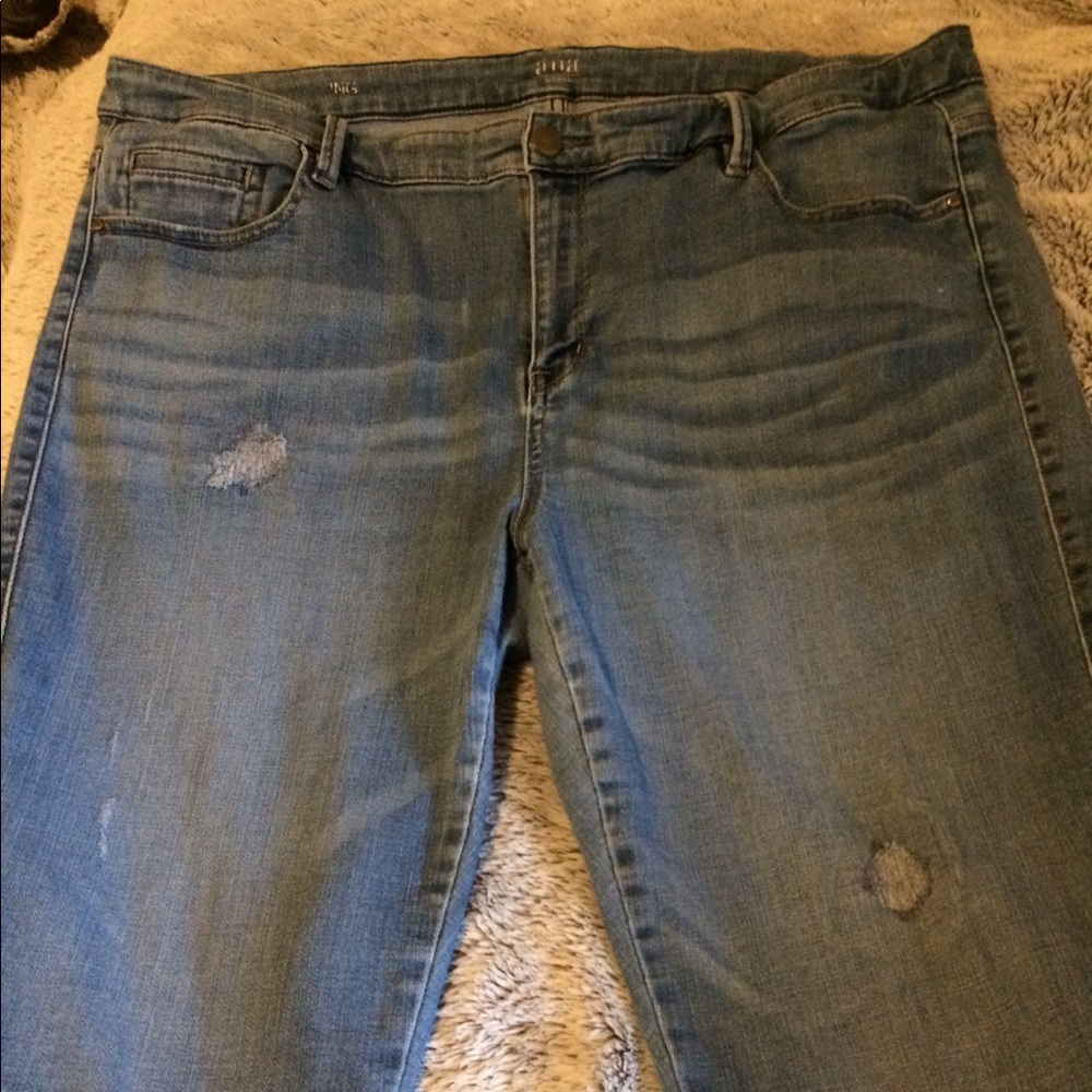 Skinny jeans, distressed, great stretch