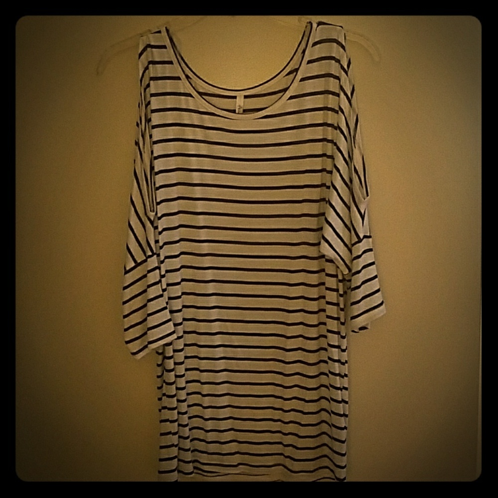 Cold Shoulder Striped Tee